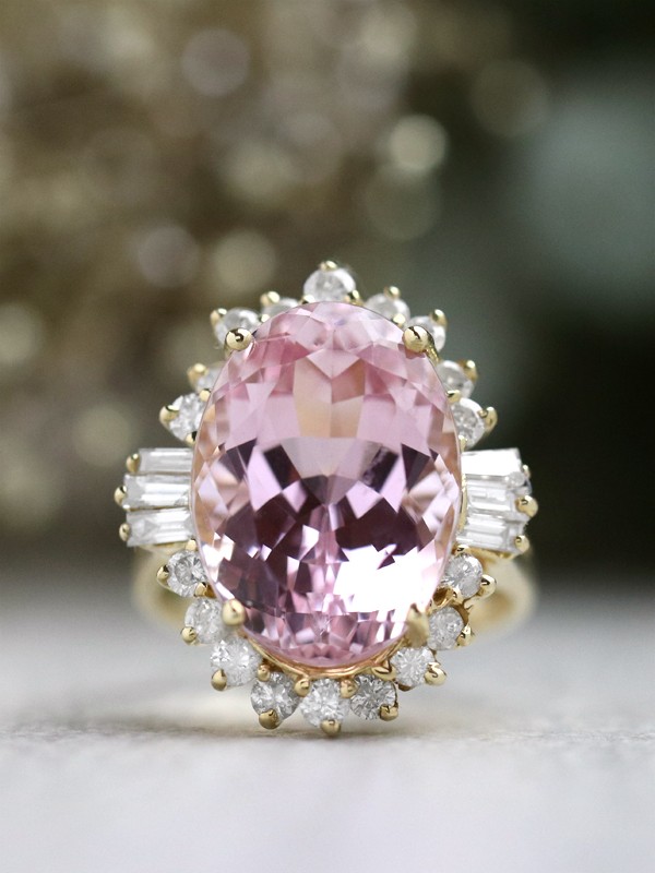 17CT Kunzite and Diamond Fancy Solid 14 Karat Gold Cocktail Ring