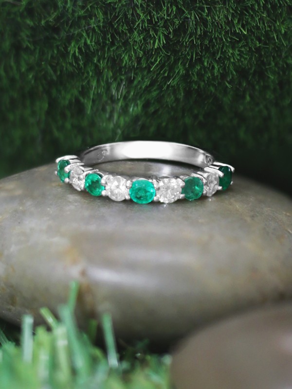 Emerald and Diamond Wedding Band <Prong> Solid 14K White Gold (14KW) Colored Stone Stackable Ring 