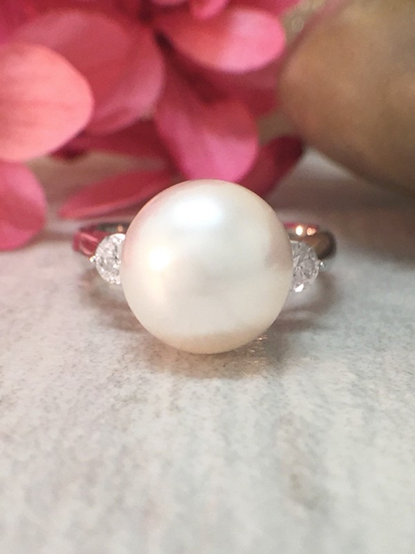 8MM Pearl and Diamond <Prong> Solid 14K White Gold (14KW) Estate Ring 
