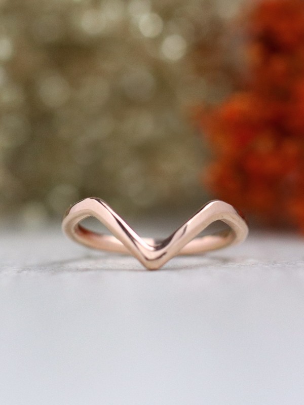 14K Solid Gold Wishbone  Chevron  V Stackable Ring Size 6 US